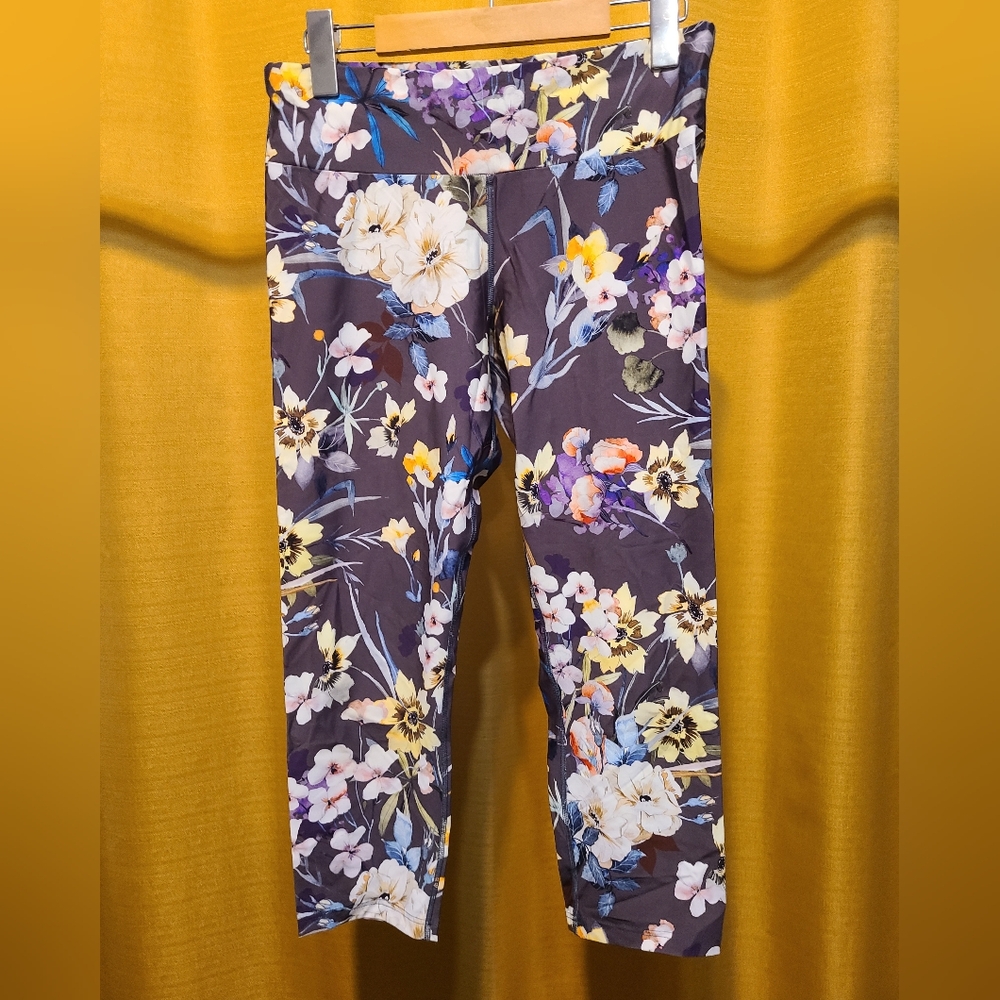 Running Bare  Cropped Legging - Size 6/8